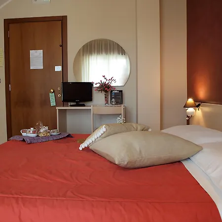 L'incontro Santeramo Bed & Breakfast 4*